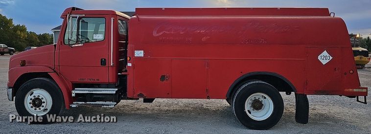 image for item DS5640 1999 Freightliner FL70  fuel truck