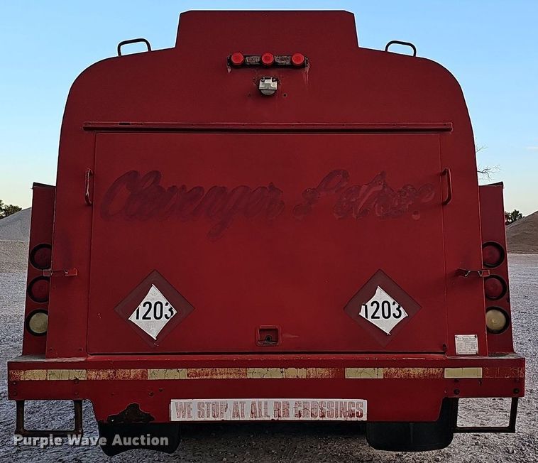 image for item DS5640 1999 Freightliner FL70  fuel truck