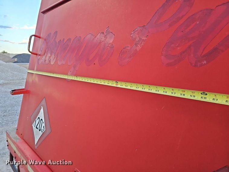 image for item DS5640 1999 Freightliner FL70  fuel truck