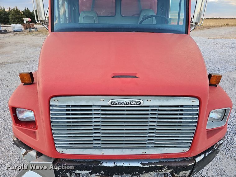 image for item DS5640 1999 Freightliner FL70  fuel truck