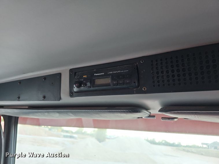 image for item DS5640 1999 Freightliner FL70  fuel truck