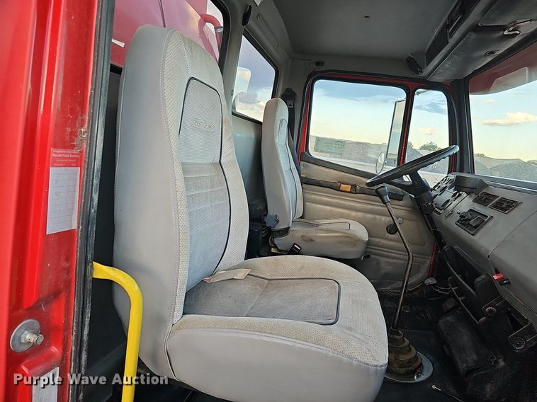 image for item DS5640 1999 Freightliner FL70  fuel truck