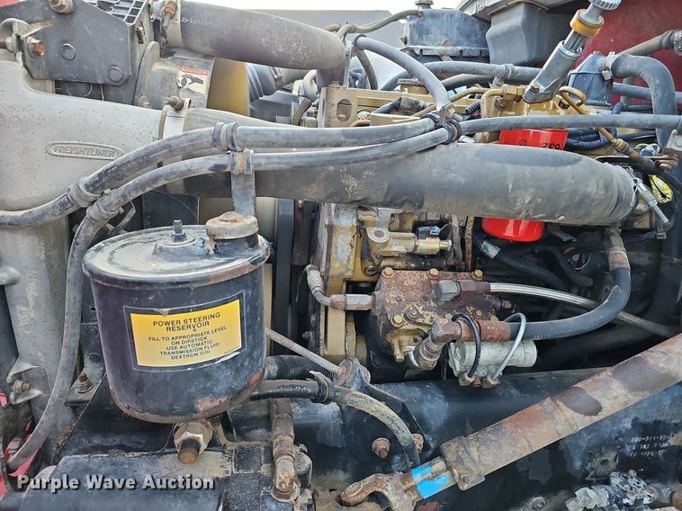 image for item DS5640 1999 Freightliner FL70  fuel truck