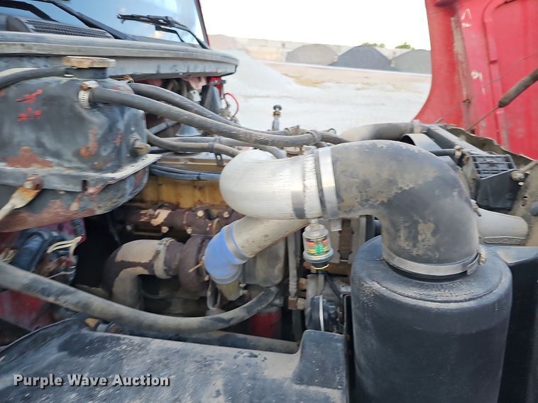 image for item DS5640 1999 Freightliner FL70  fuel truck