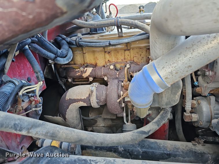 image for item DS5640 1999 Freightliner FL70  fuel truck