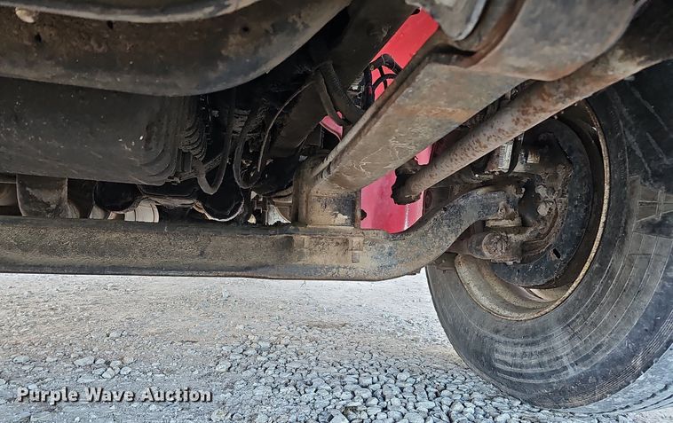 image for item DS5640 1999 Freightliner FL70  fuel truck