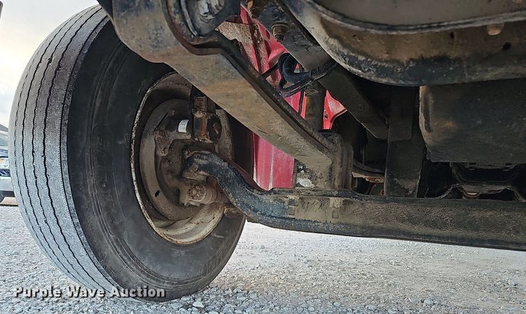 image for item DS5640 1999 Freightliner FL70  fuel truck