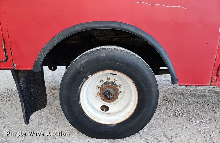 image for item DS5640 1999 Freightliner FL70  fuel truck