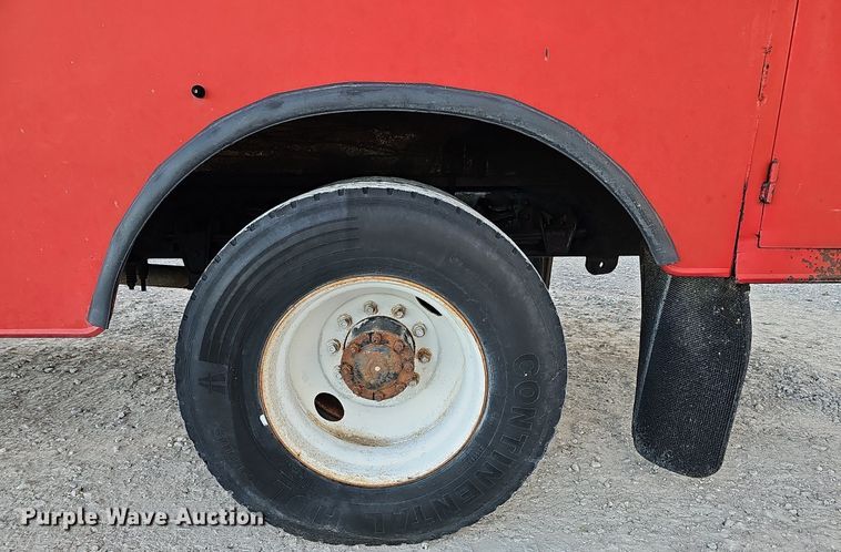 image for item DS5640 1999 Freightliner FL70  fuel truck