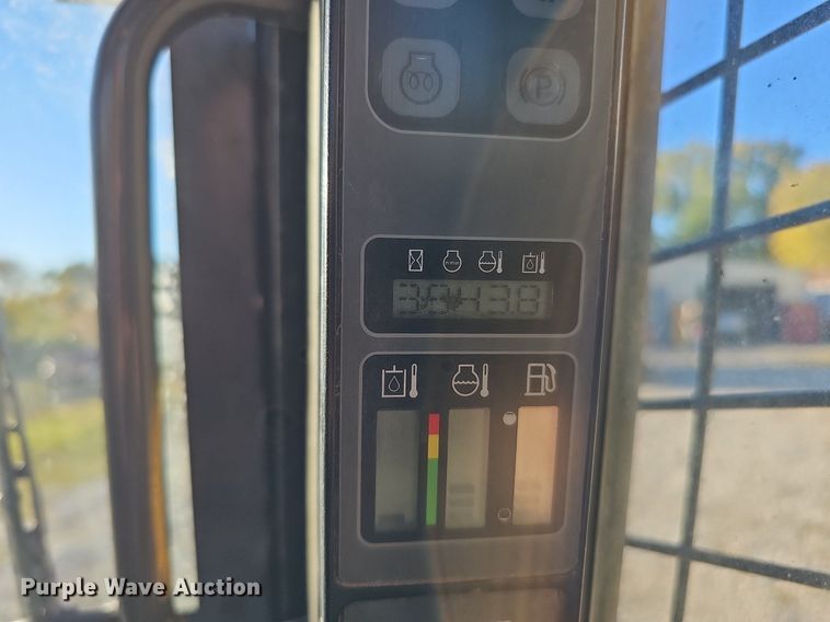 image for item DS5649 2012 Case TR320  tracked skid steer loader