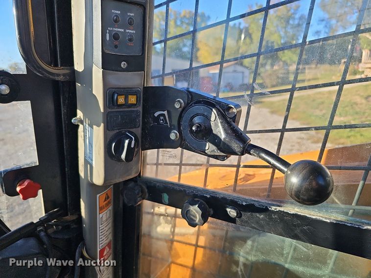 image for item DS5649 2012 Case TR320  tracked skid steer loader