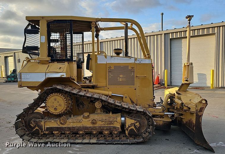 image for item DS5663 1999 Caterpillar D5M  dozer