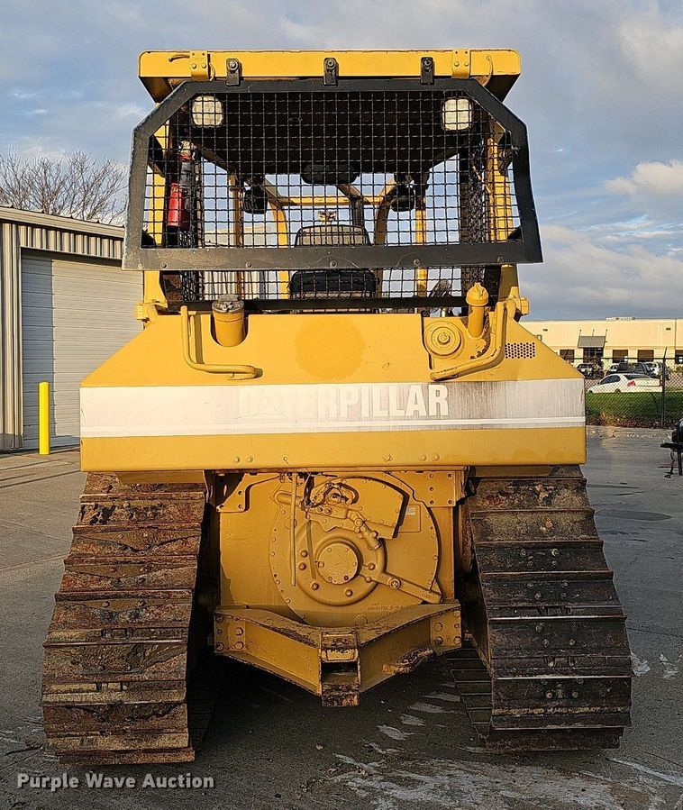 image for item DS5663 1999 Caterpillar D5M  dozer