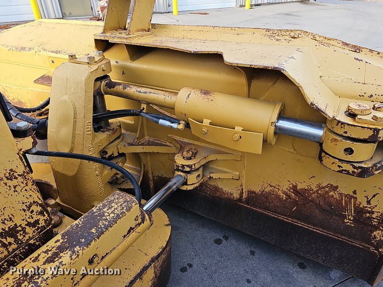 image for item DS5663 1999 Caterpillar D5M  dozer