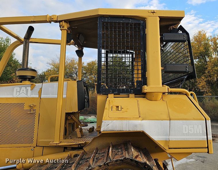 image for item DS5663 1999 Caterpillar D5M  dozer