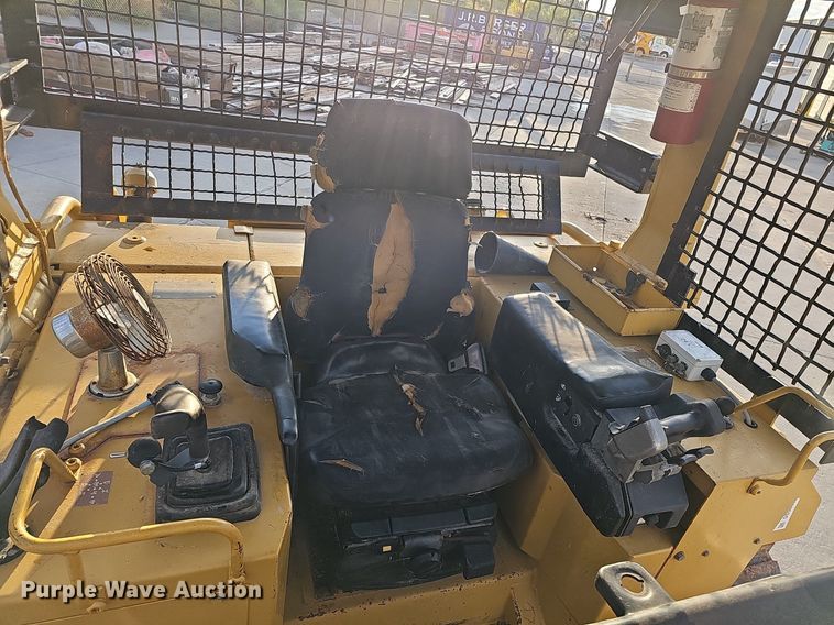 image for item DS5663 1999 Caterpillar D5M  dozer