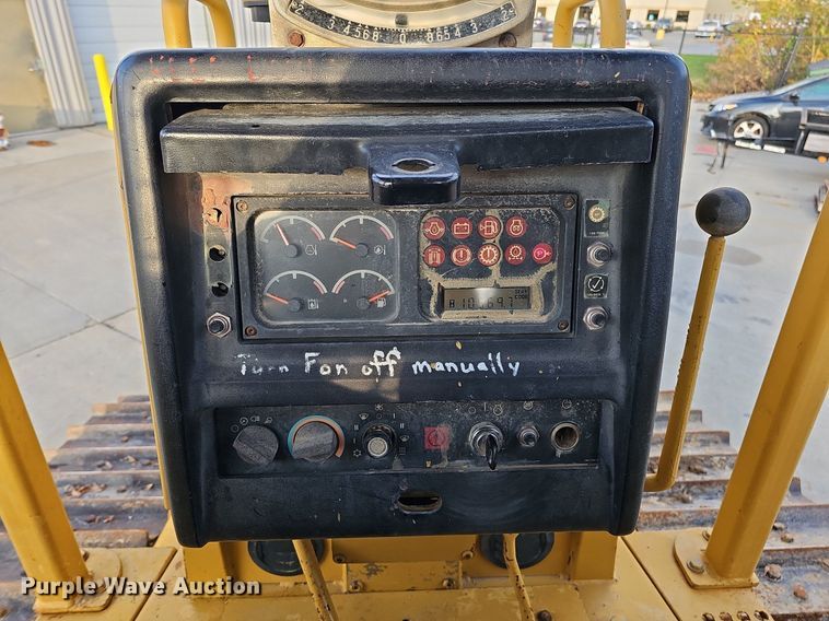 image for item DS5663 1999 Caterpillar D5M  dozer