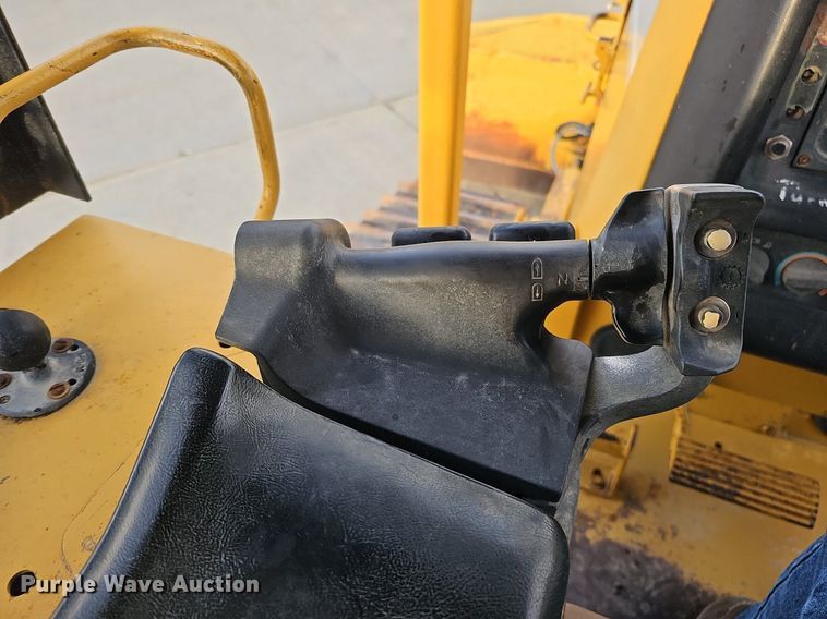 image for item DS5663 1999 Caterpillar D5M  dozer