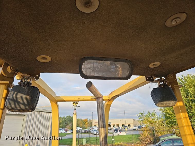 image for item DS5663 1999 Caterpillar D5M  dozer