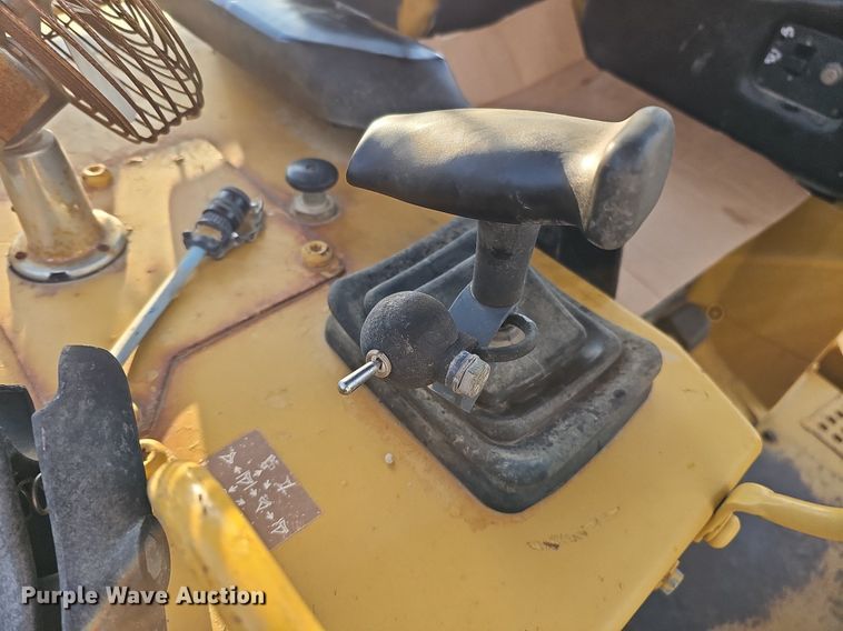 image for item DS5663 1999 Caterpillar D5M  dozer