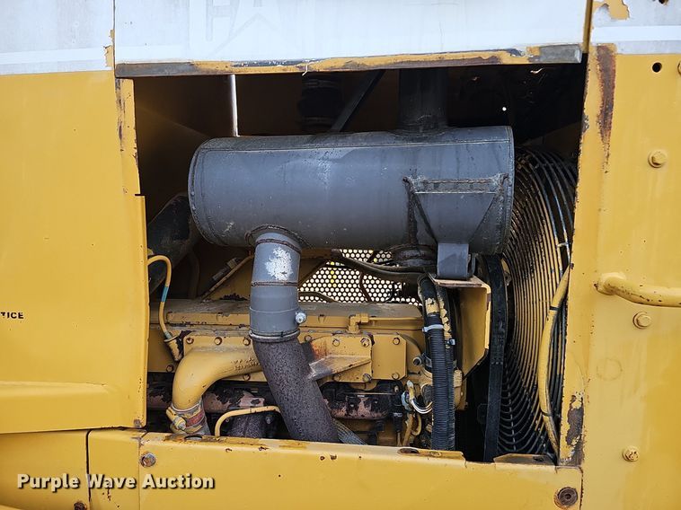 image for item DS5663 1999 Caterpillar D5M  dozer