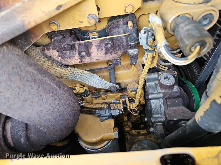 image for item DS5663 1999 Caterpillar D5M  dozer