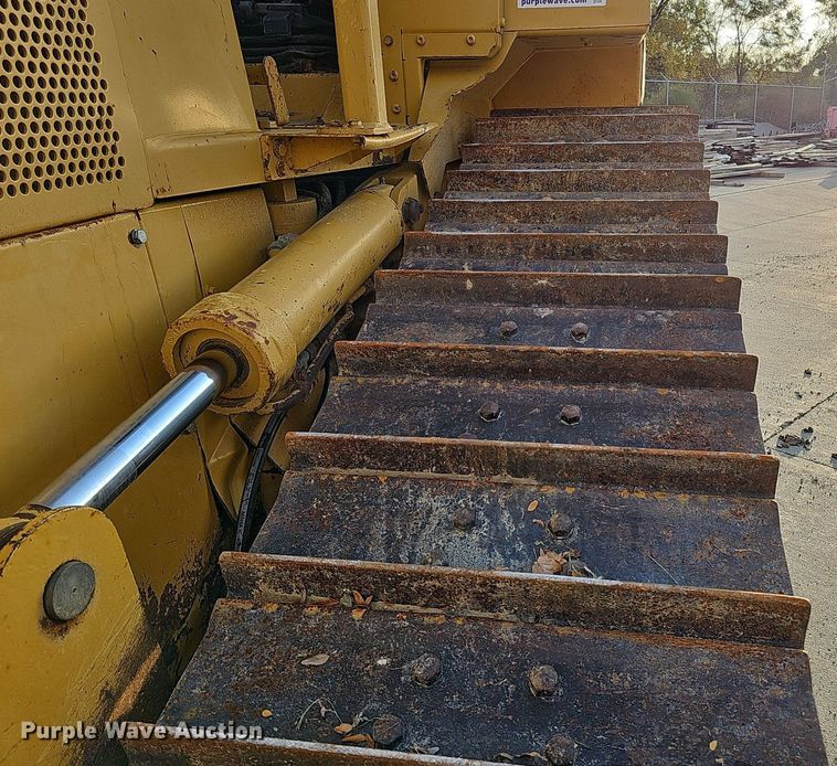 image for item DS5663 1999 Caterpillar D5M  dozer