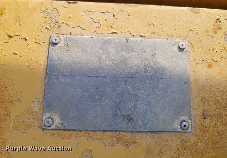 image for item DS5663 1999 Caterpillar D5M  dozer