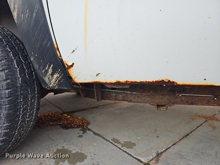 image for item DS5665 2007 Chevrolet Silverado 2500HD  flatbed pickup truck