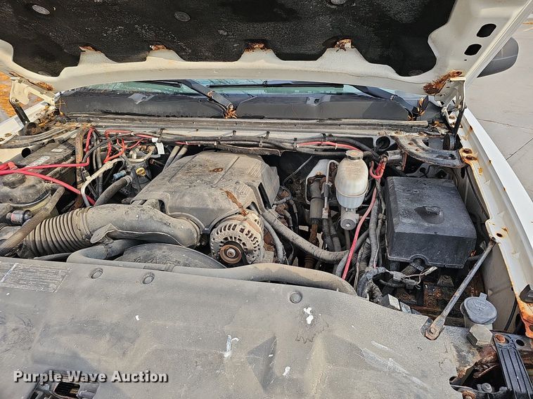 image for item DS5665 2007 Chevrolet Silverado 2500HD  flatbed pickup truck