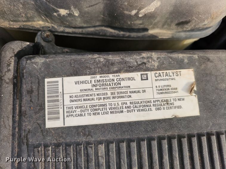 image for item DS5665 2007 Chevrolet Silverado 2500HD  flatbed pickup truck