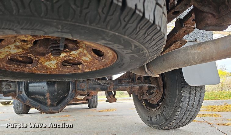 image for item DS5665 2007 Chevrolet Silverado 2500HD  flatbed pickup truck