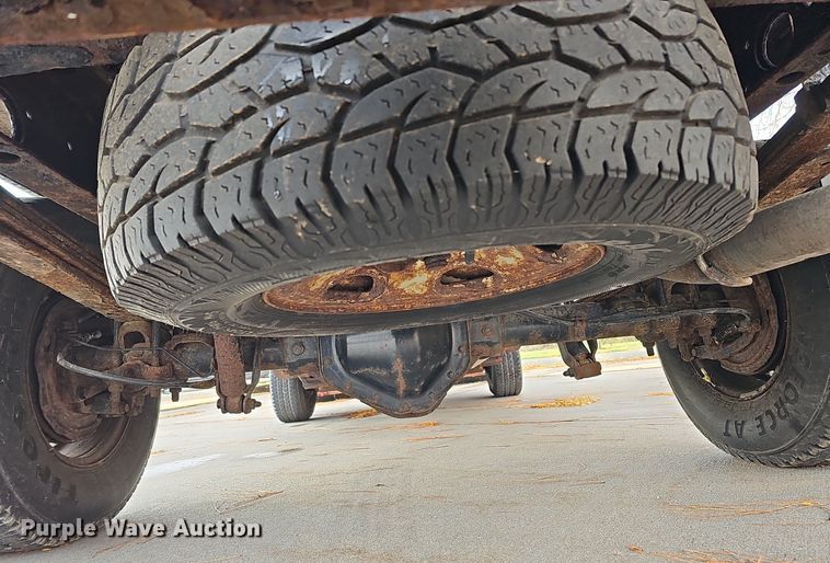 image for item DS5665 2007 Chevrolet Silverado 2500HD  flatbed pickup truck