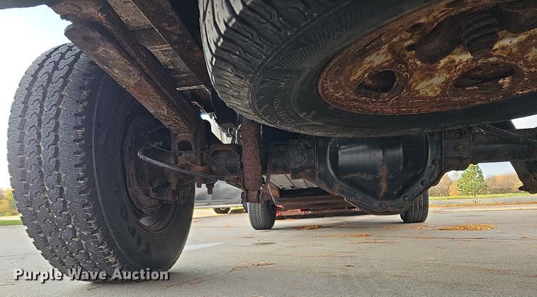 image for item DS5665 2007 Chevrolet Silverado 2500HD  flatbed pickup truck