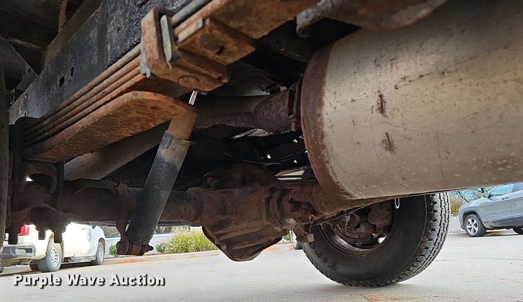 image for item DS5665 2007 Chevrolet Silverado 2500HD  flatbed pickup truck