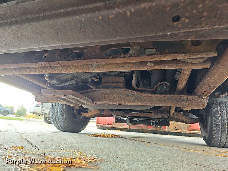 image for item DS5665 2007 Chevrolet Silverado 2500HD  flatbed pickup truck