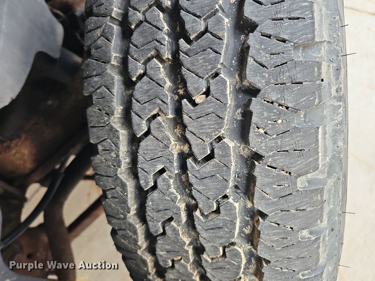 image for item DS5665 2007 Chevrolet Silverado 2500HD  flatbed pickup truck