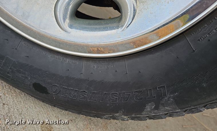 image for item DS5665 2007 Chevrolet Silverado 2500HD  flatbed pickup truck