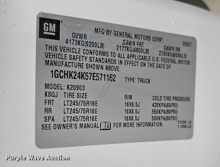 image for item DS5665 2007 Chevrolet Silverado 2500HD  flatbed pickup truck