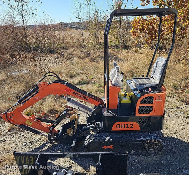 image for item DS5669 2023 Agrotk QH12  mini excavator