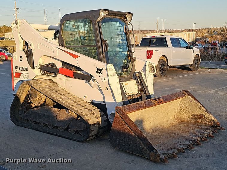 image for item DS5692 2019 Bobcat T870  tracked skid steer loader