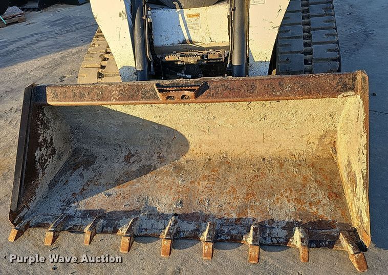 image for item DS5692 2019 Bobcat T870  tracked skid steer loader