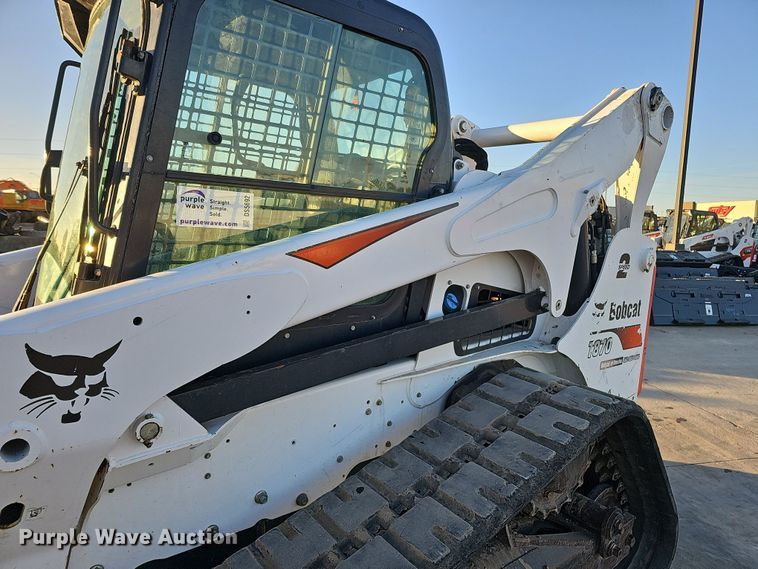 image for item DS5692 2019 Bobcat T870  tracked skid steer loader