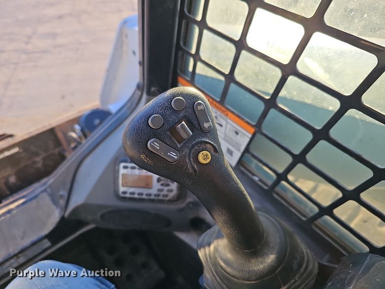 image for item DS5692 2019 Bobcat T870  tracked skid steer loader