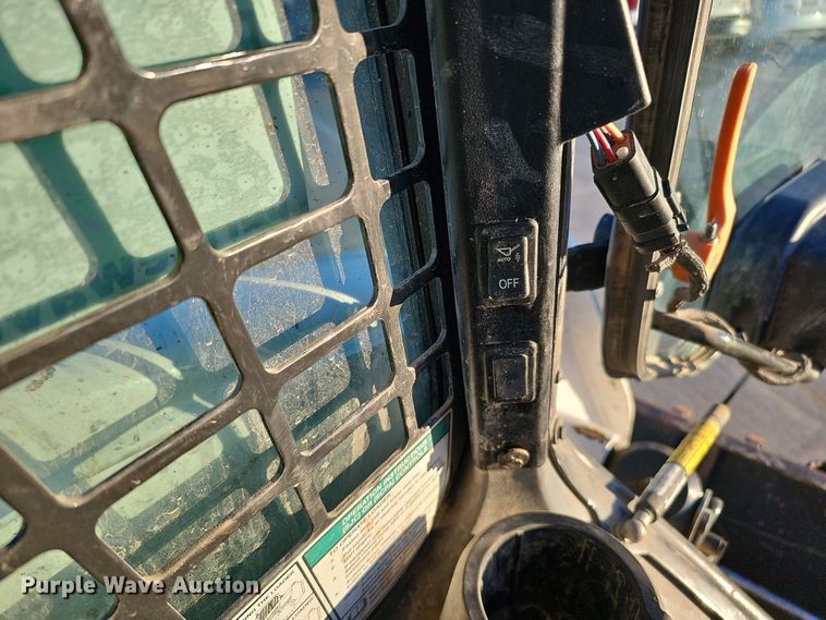 image for item DS5692 2019 Bobcat T870  tracked skid steer loader