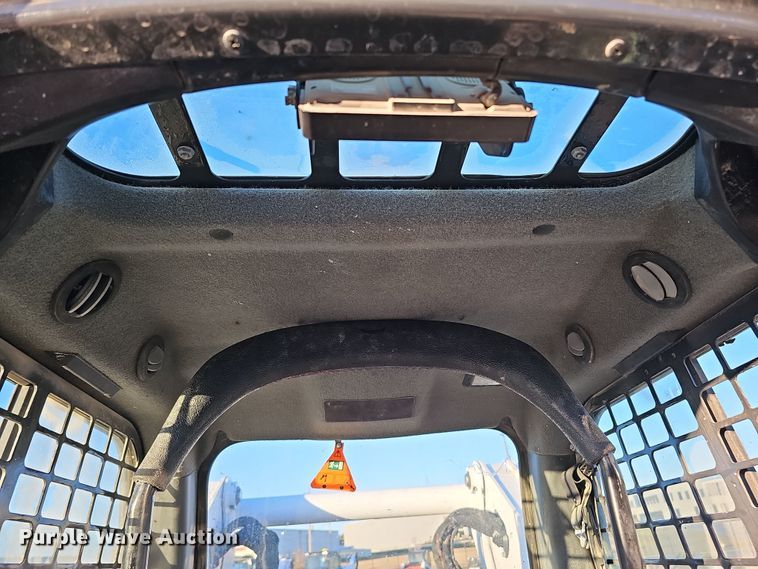 image for item DS5692 2019 Bobcat T870  tracked skid steer loader