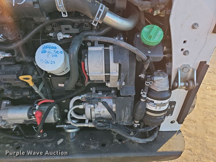 image for item DS5692 2019 Bobcat T870  tracked skid steer loader