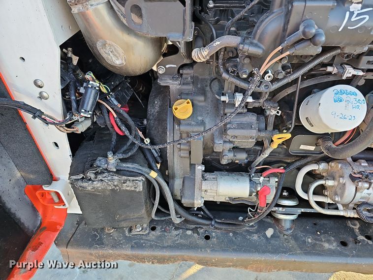 image for item DS5692 2019 Bobcat T870  tracked skid steer loader