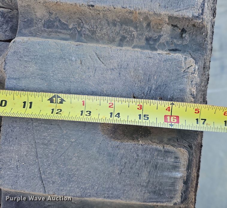 image for item DS5692 2019 Bobcat T870  tracked skid steer loader