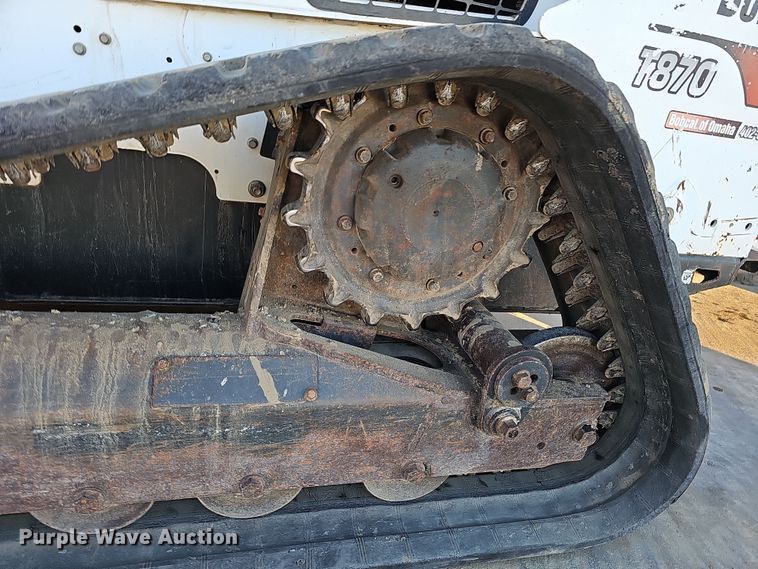 image for item DS5692 2019 Bobcat T870  tracked skid steer loader